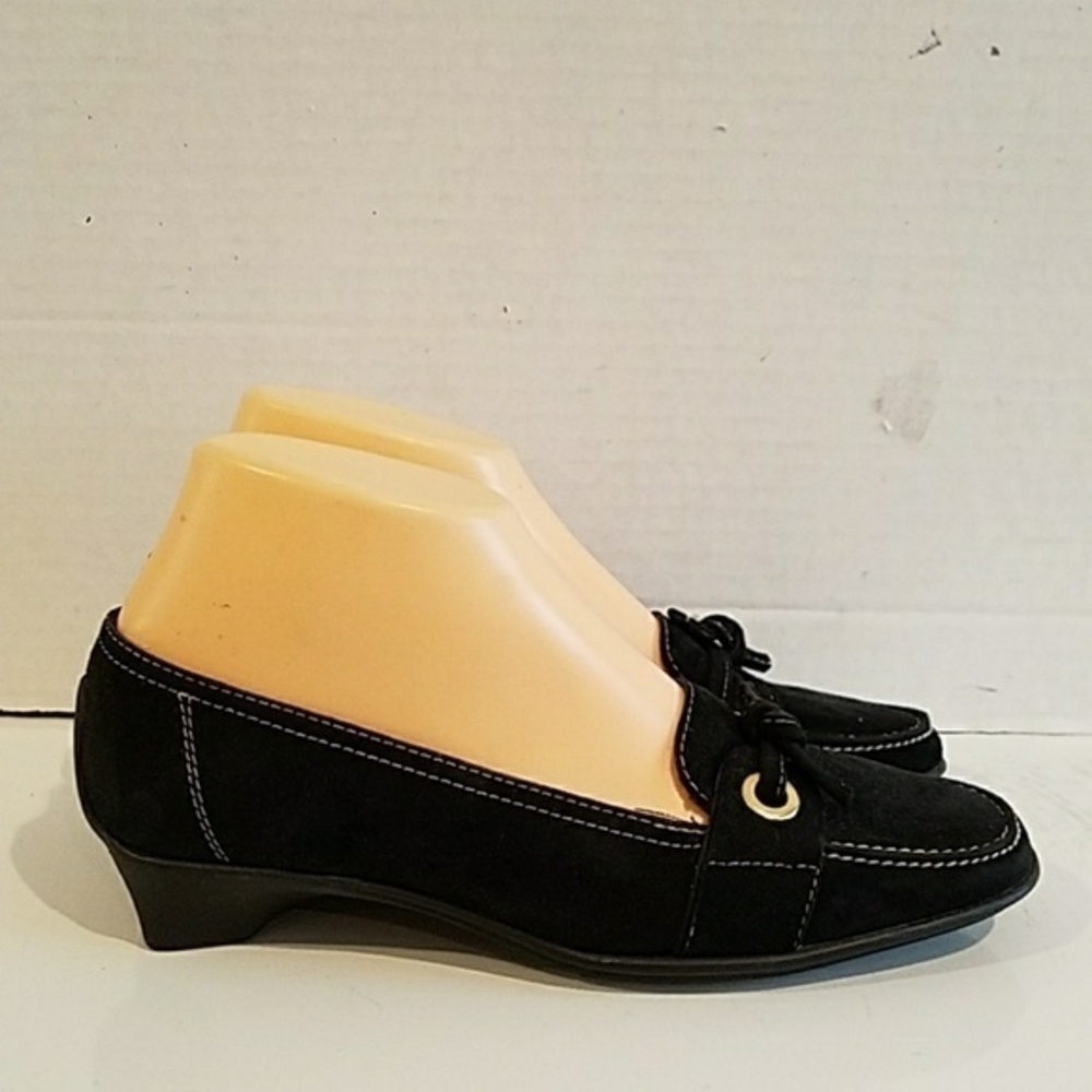 KATE SPADE - NEW YORK BLACK SUEDE 1-1/2" HEELS - Picture 2 of 6